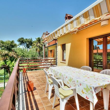 Lovric House With Apartments Umag Exterior photo