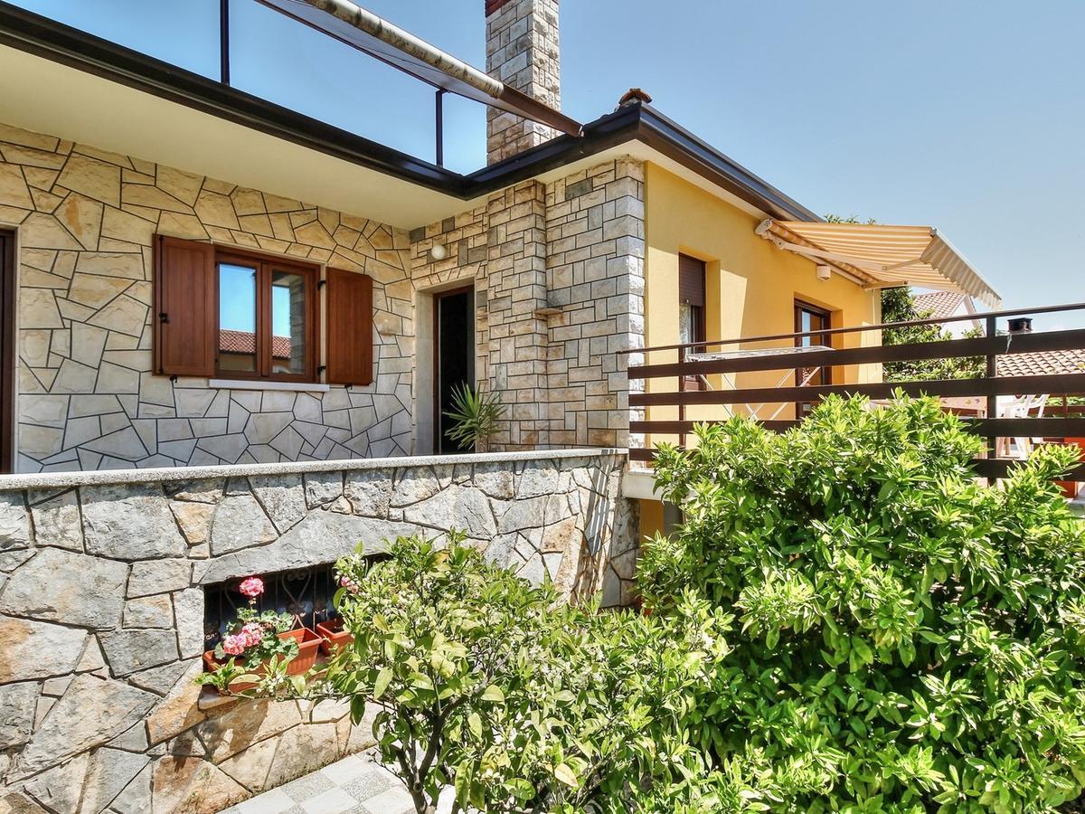 Lovric House With Apartments Umag Exterior photo